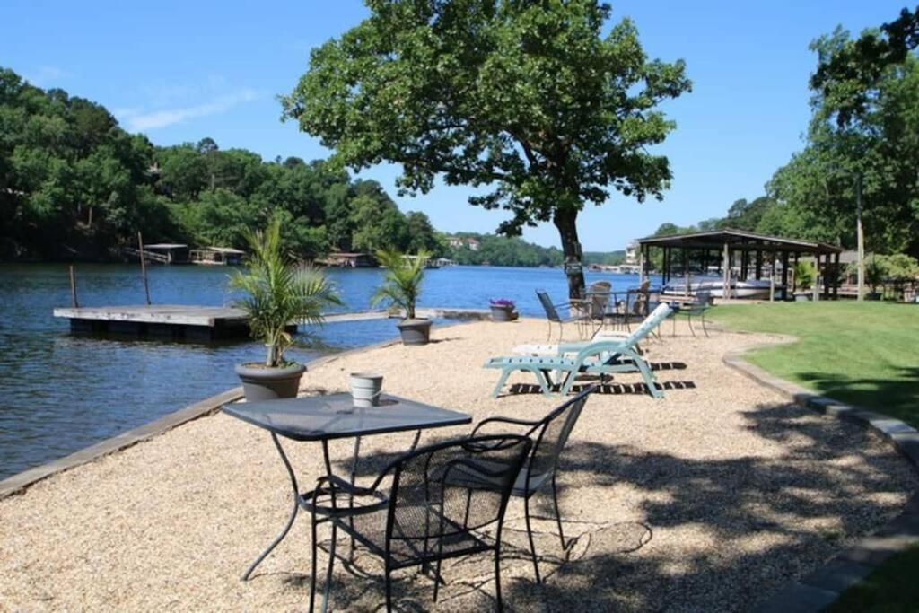 #02 - Unique Lakeside Studio Cottage- Pet Friendly Χοτ Σπρινγκς Εξωτερικό φωτογραφία